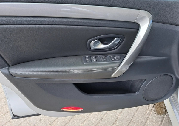 Renault Laguna cena 29900 przebieg: 147000, rok produkcji 2014 z Białystok małe 631